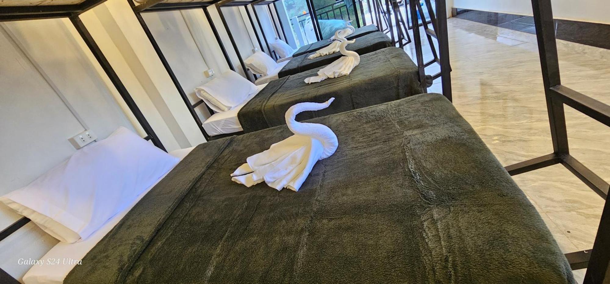 Muang Pakbèng Inn Riverside Hostel Pb מראה חיצוני תמונה