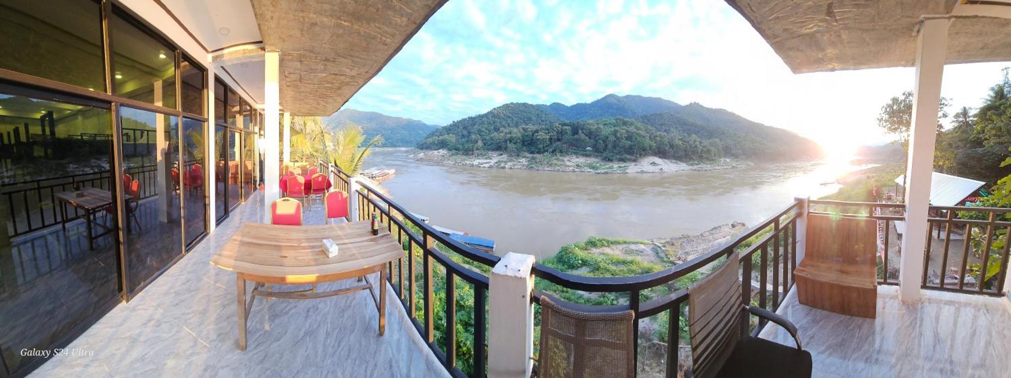 Muang Pakbèng Inn Riverside Hostel Pb מראה חיצוני תמונה