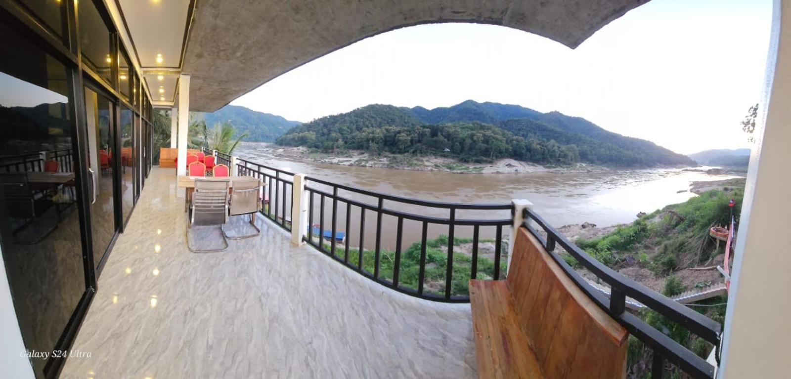 Muang Pakbèng Inn Riverside Hostel Pb מראה חיצוני תמונה
