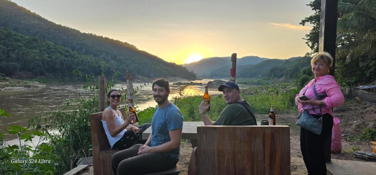 Muang Pakbèng Inn Riverside Hostel Pb מראה חיצוני תמונה